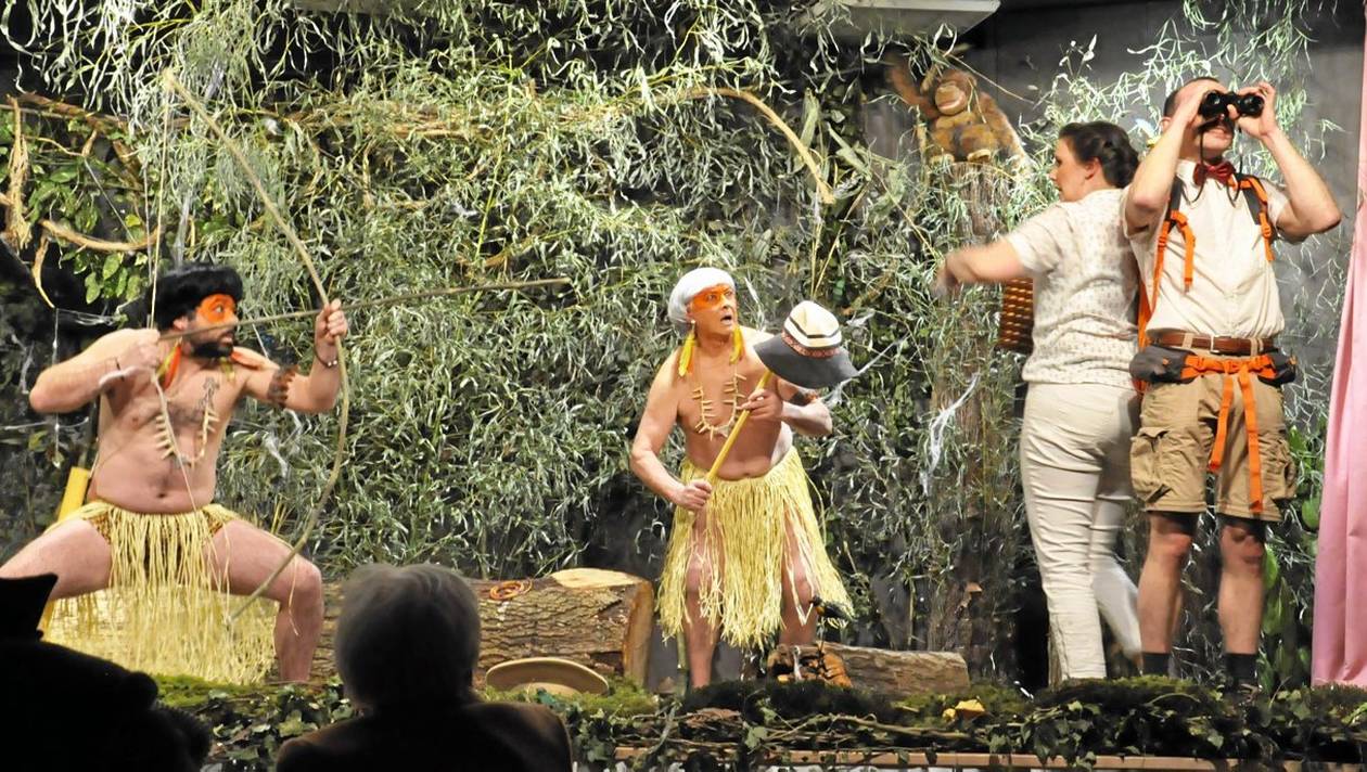 fa0bf030f3730c3629af44add446e806 les baladins depaysent leur public sur les planches